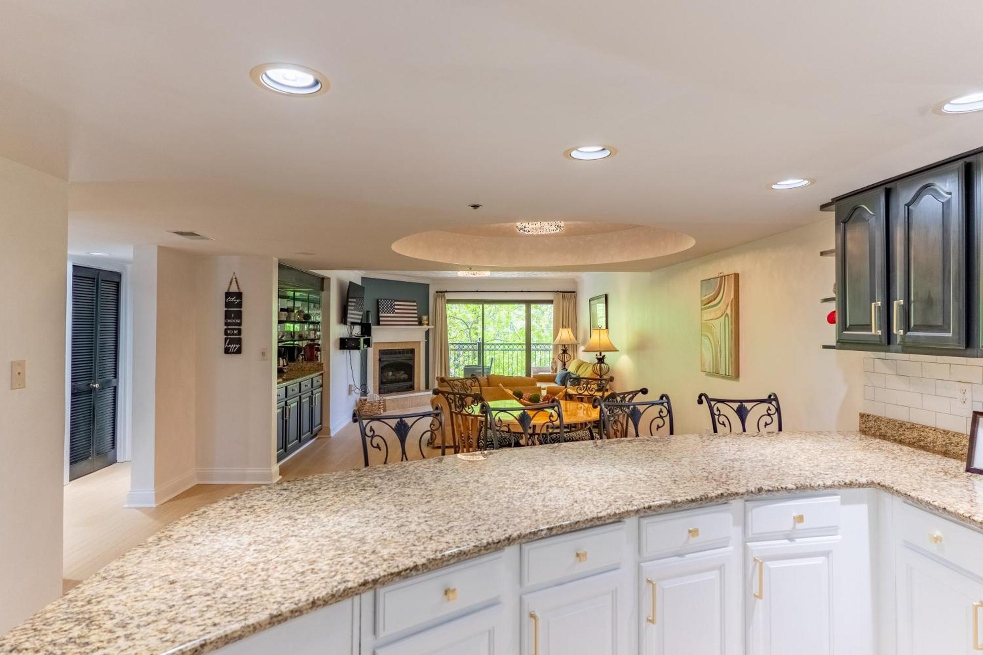 Luxurious Condo, Pool, Fireplace, Hiking Gatlinburg Exterior foto