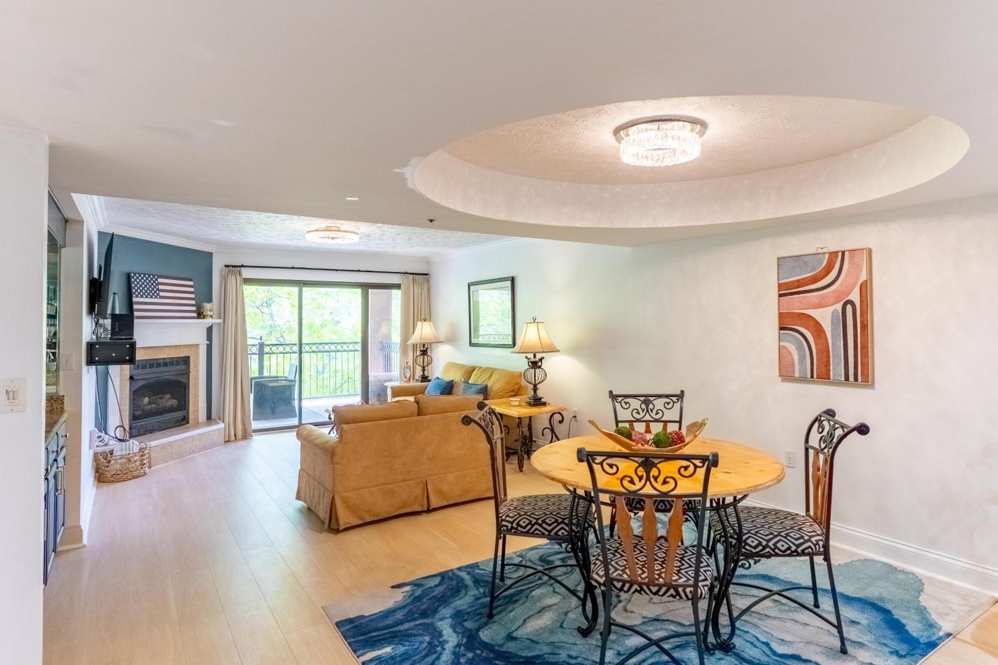 Luxurious Condo, Pool, Fireplace, Hiking Gatlinburg Exterior foto