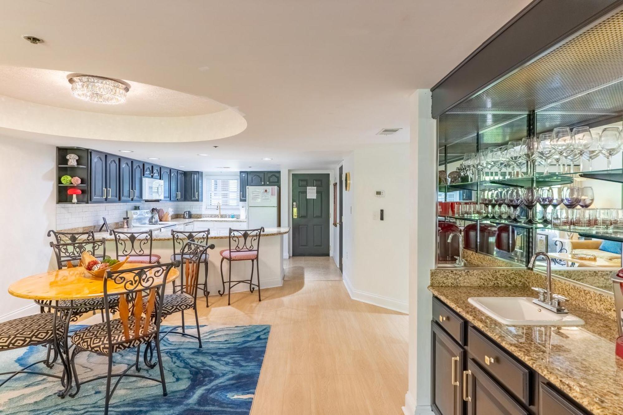 Luxurious Condo, Pool, Fireplace, Hiking Gatlinburg Exterior foto