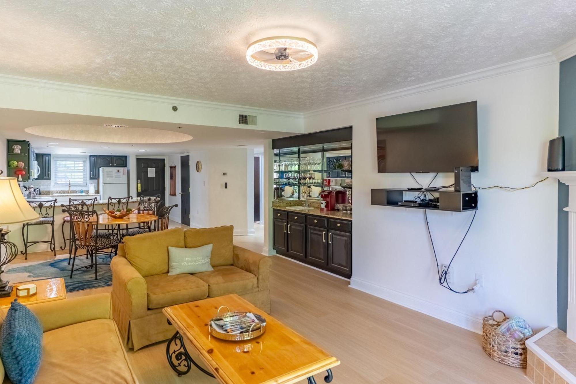 Luxurious Condo, Pool, Fireplace, Hiking Gatlinburg Exterior foto